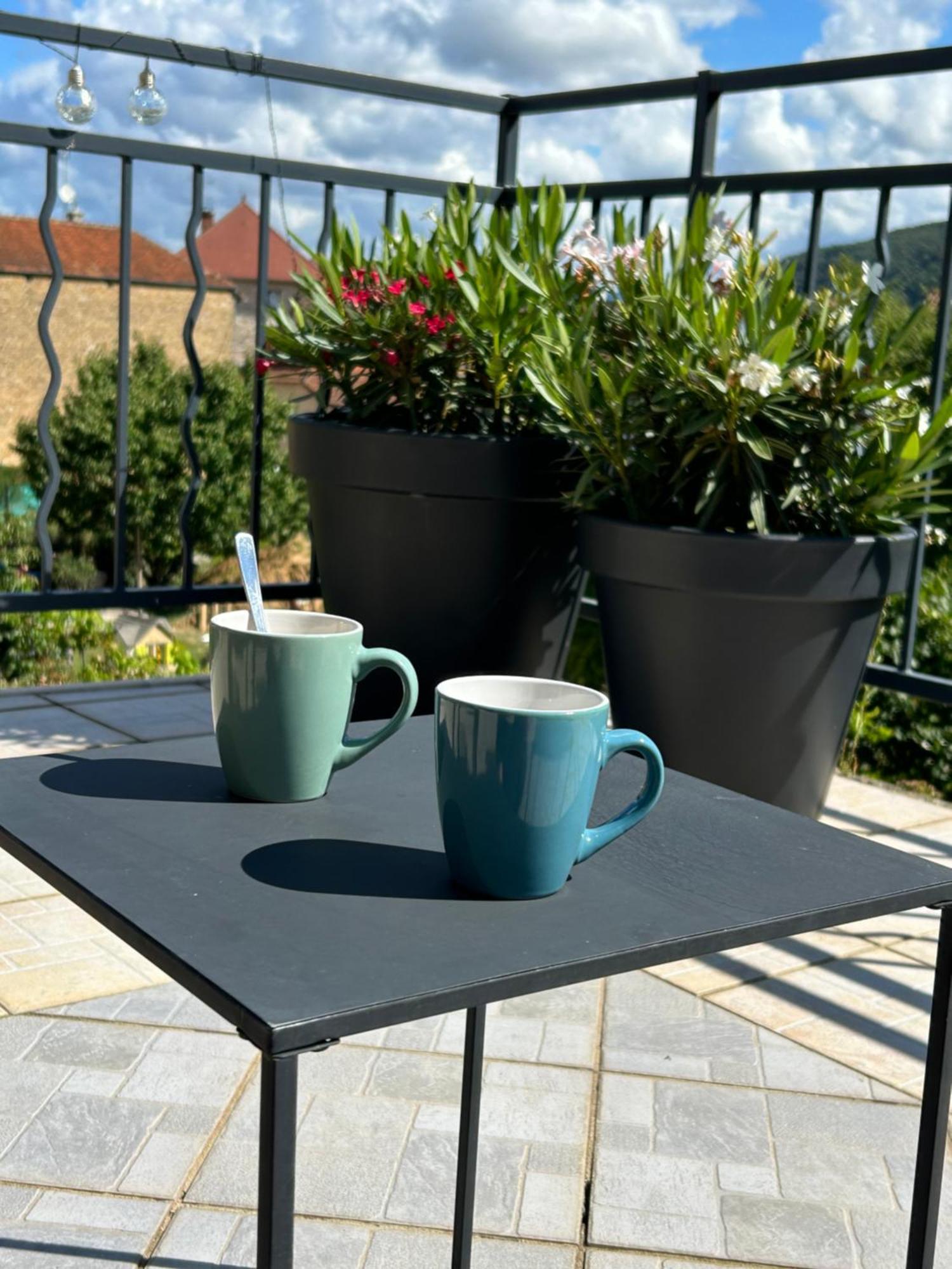 Les Glycines Villa Hieres-Sur-Amby Luaran gambar